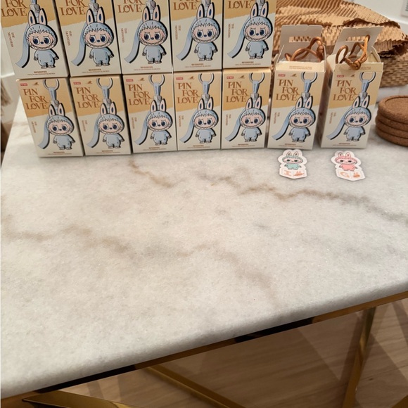 Labubu Pin for Love ? (Unopened) - Picture 2 of 3